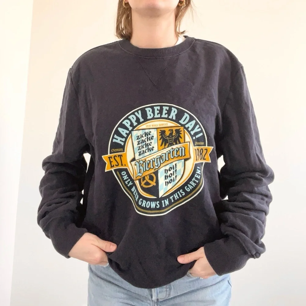 Disney sweatshirt epcot